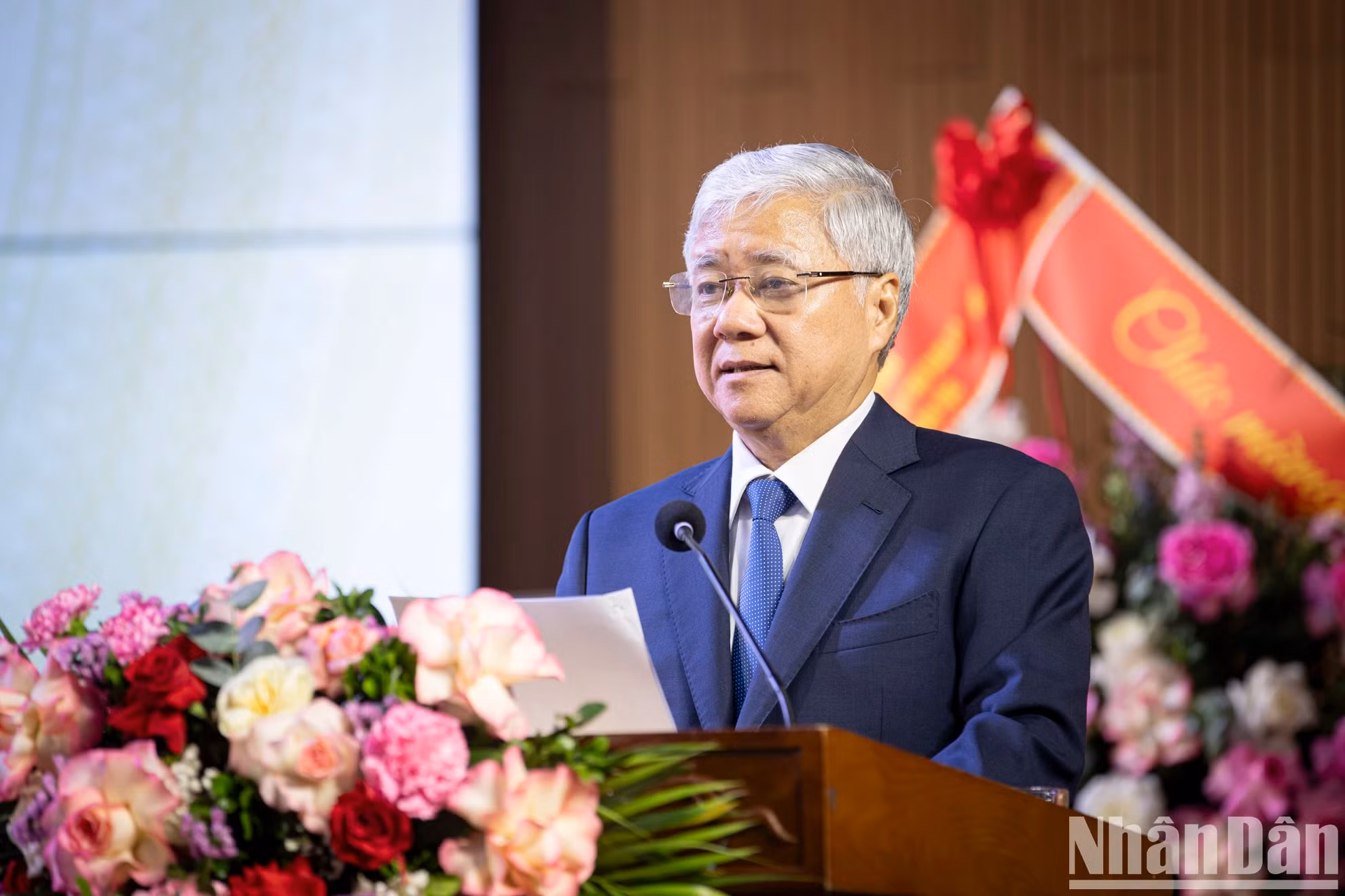 越南祖国阵线中央委员会主席杜文战在仪式上发表讲话。