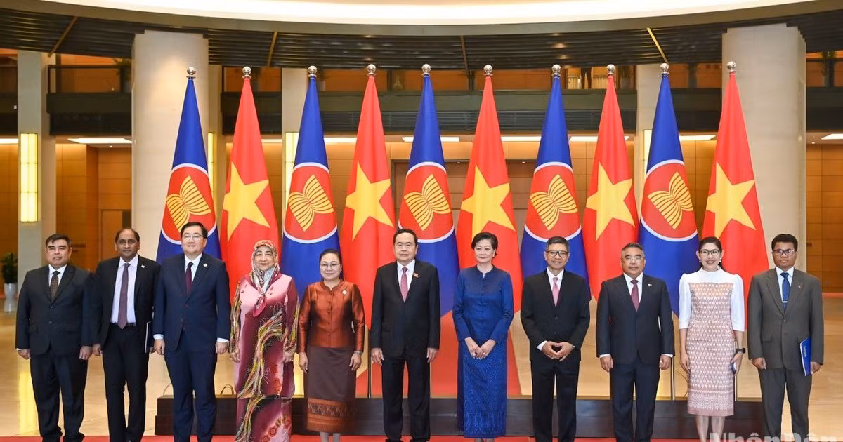 越南国会主席陈青敏会见东盟各国和东帝汶驻越大使及临时代办【组图】