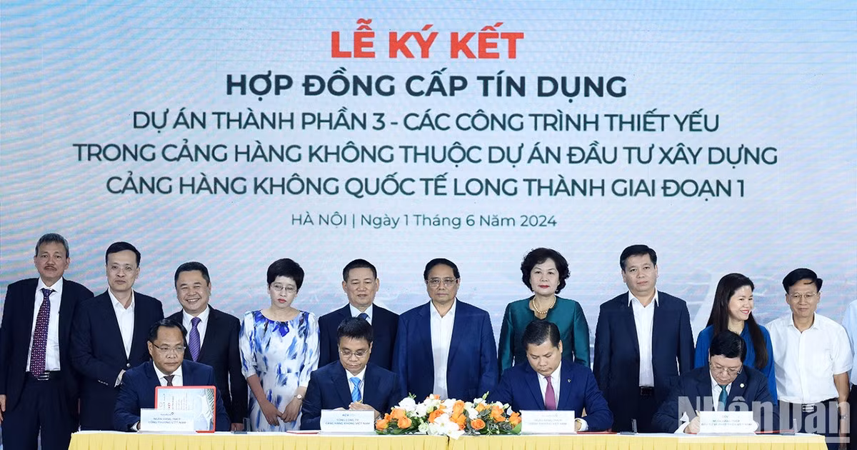 越南政府总理范明正出席隆城机场项目合同签字仪式【组图】