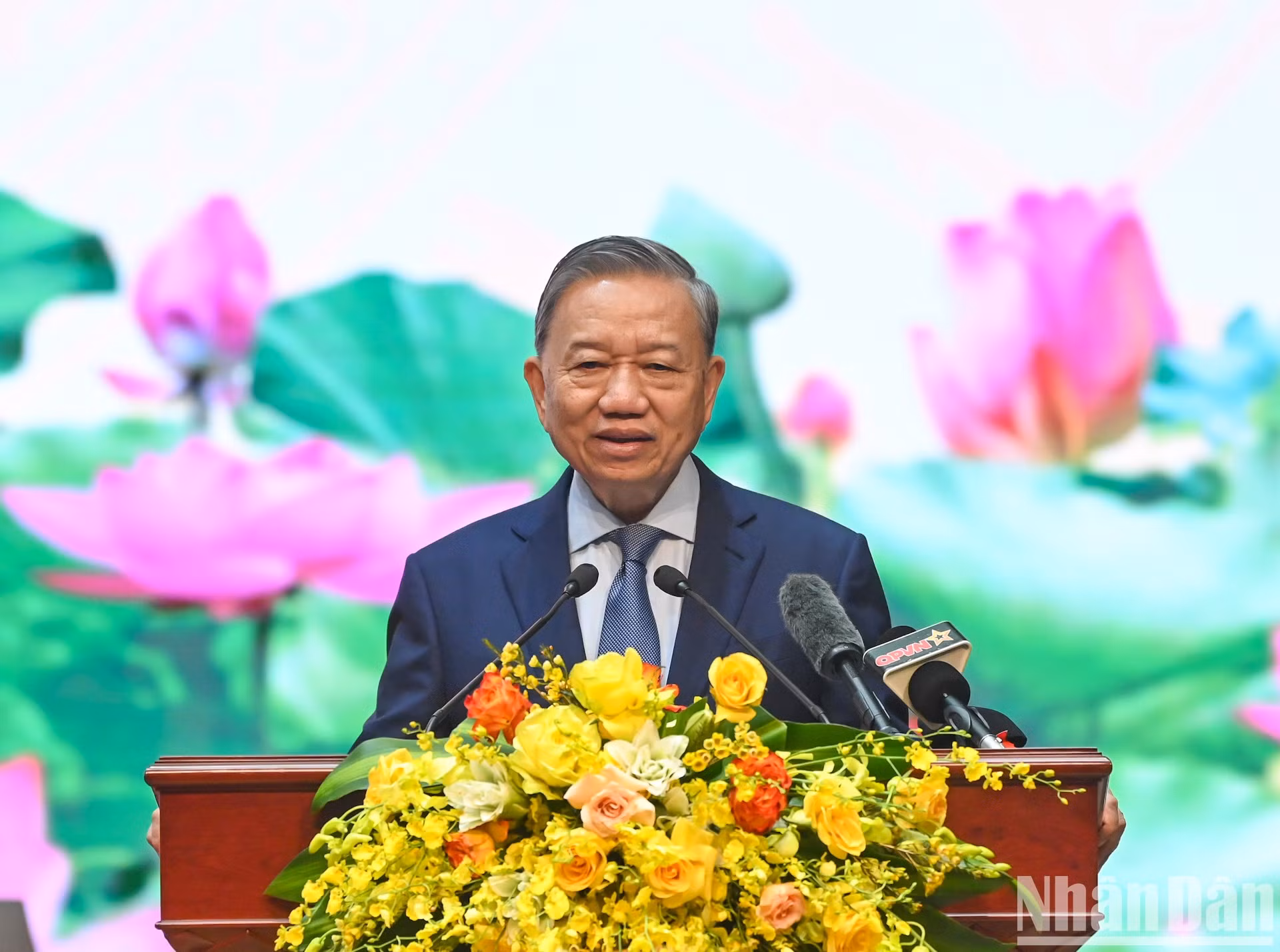 苏林总书记在会上发表指导性讲话。