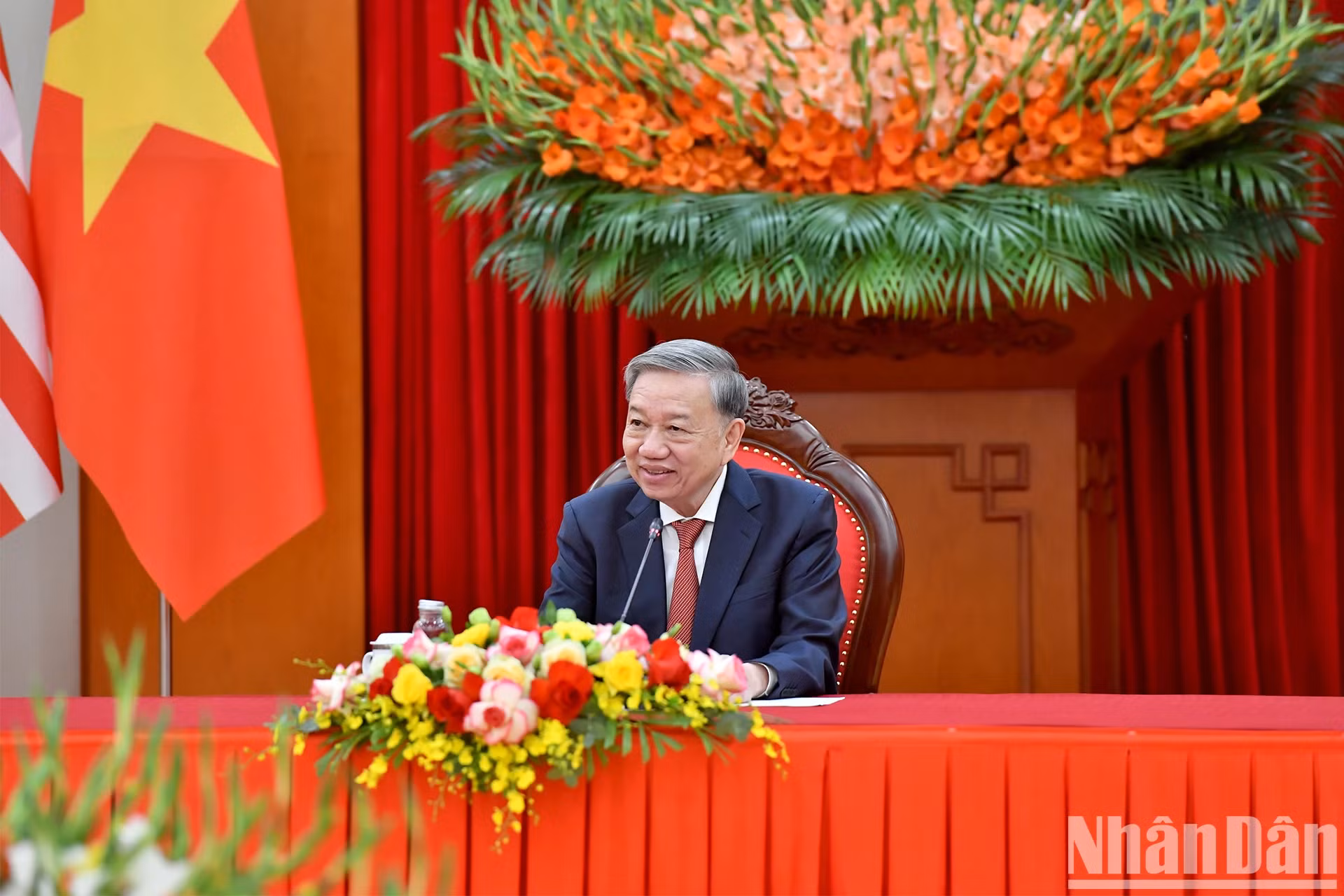 越共中央总书记苏林与美国新任总统特朗普通电话。