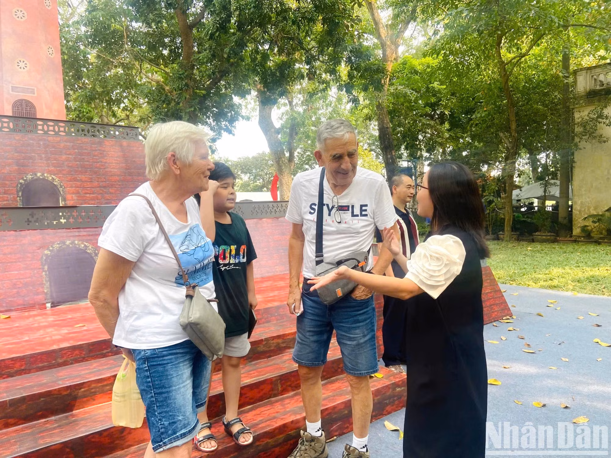外国游客对组委会以极富创意的方式“焕新”历史的做法赞叹不已。