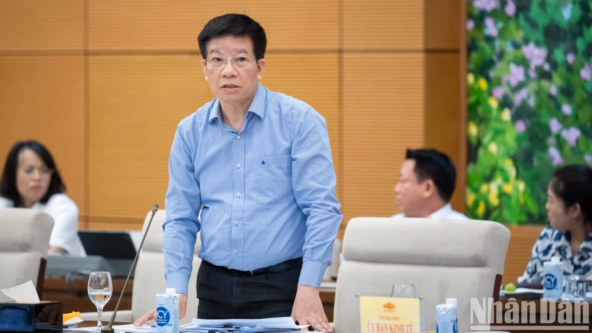 国会办公厅副主任范廷儹在会上发表讲话。