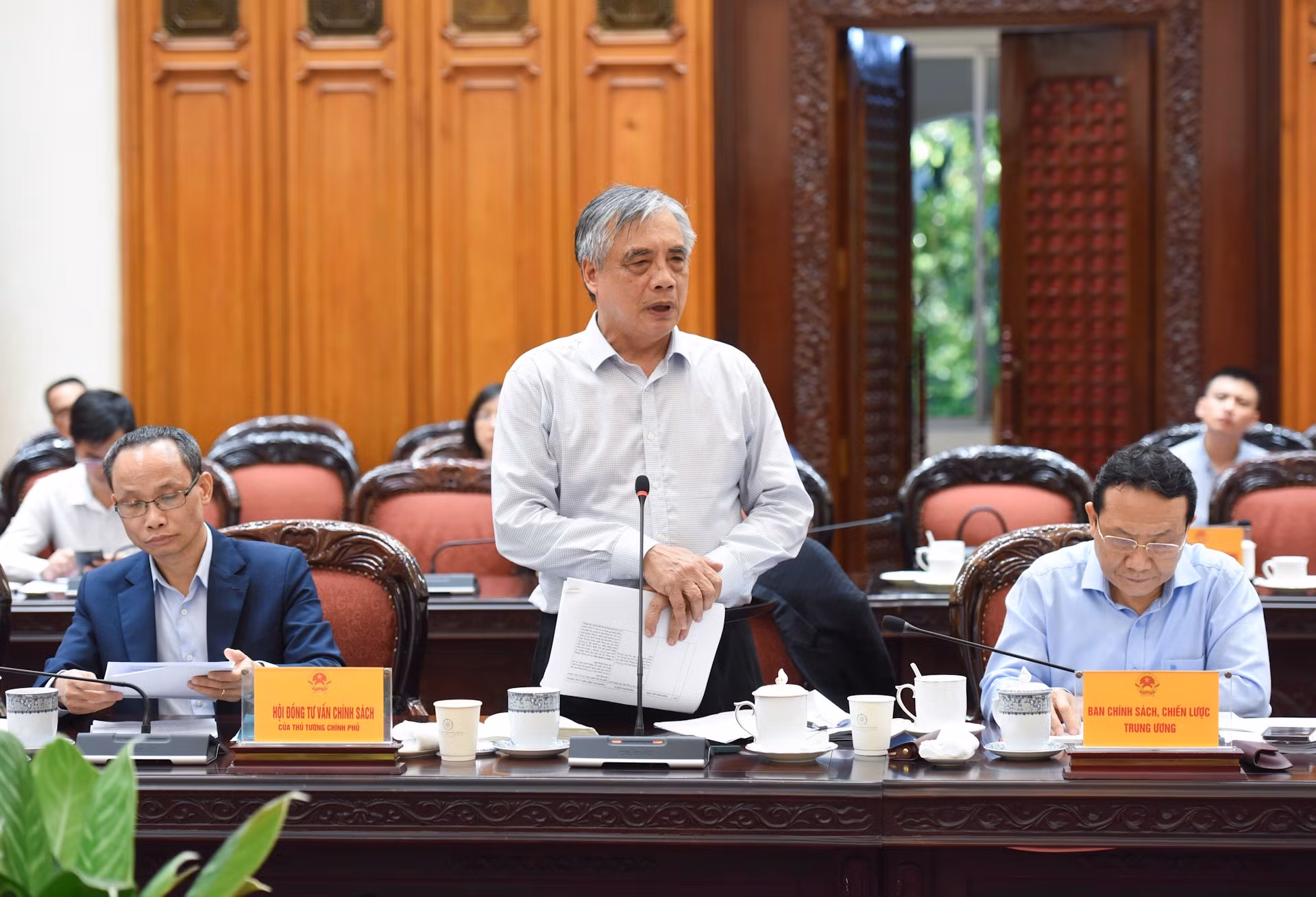 经济专家陈庭贤发表意见。