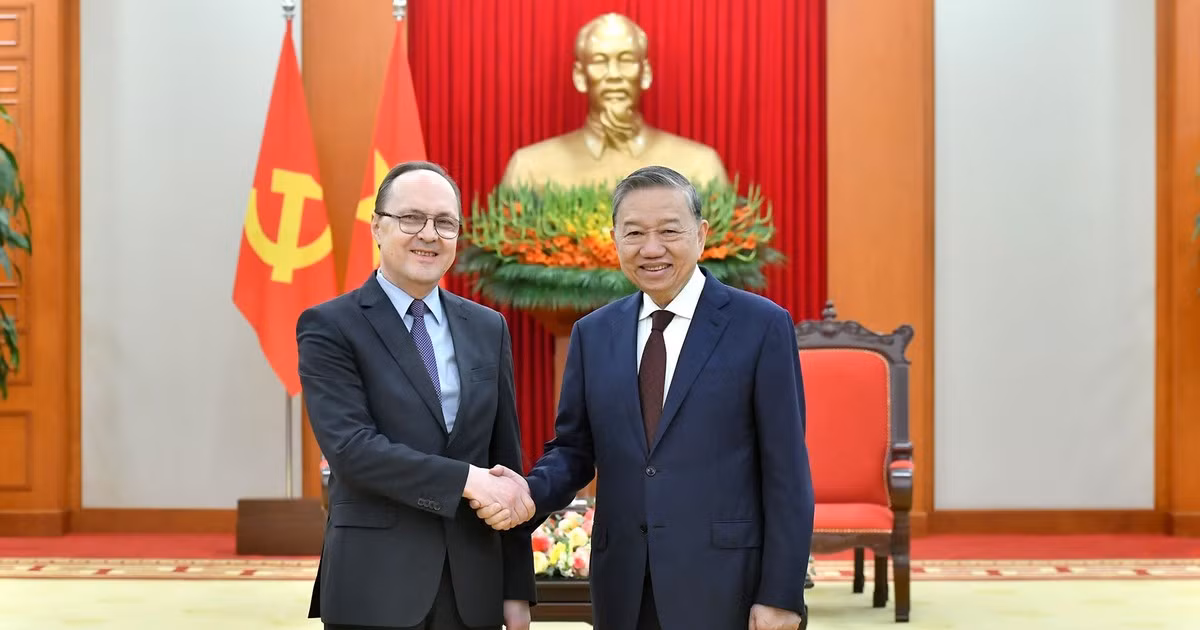 越共中央总书记苏林会见俄罗斯驻越大使贝兹德科【组图】