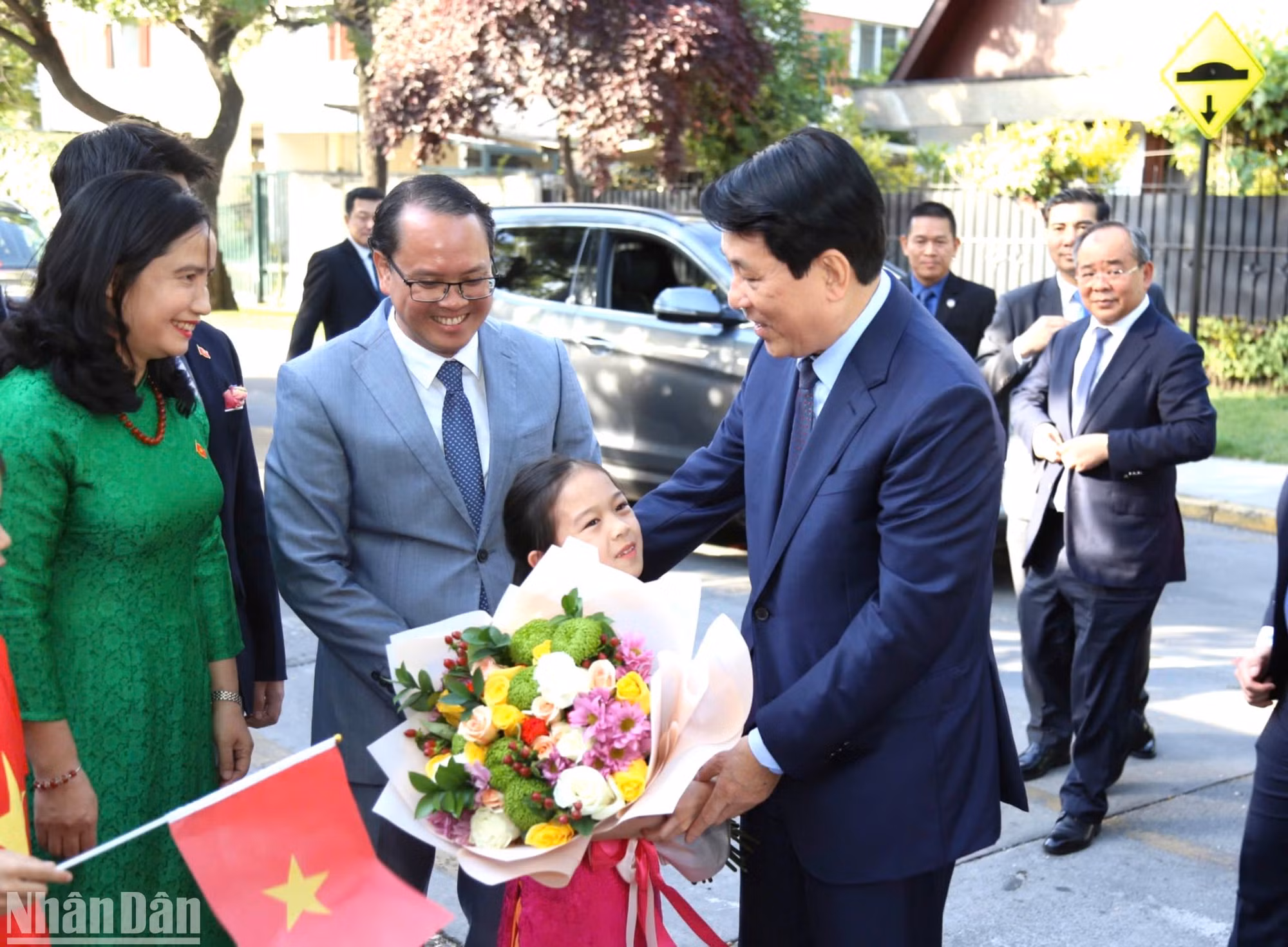 越南国家主席梁强走访越南驻智利大使馆和旅智利越南人社区【组图】