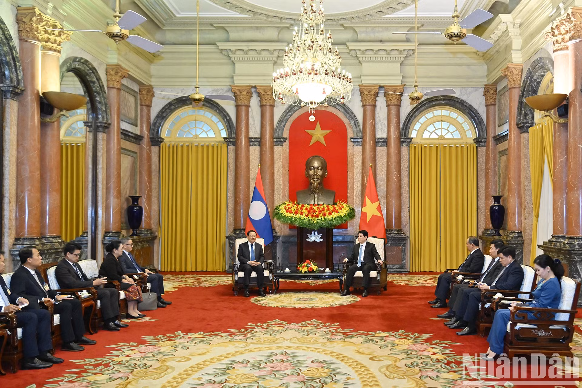 会见场景。