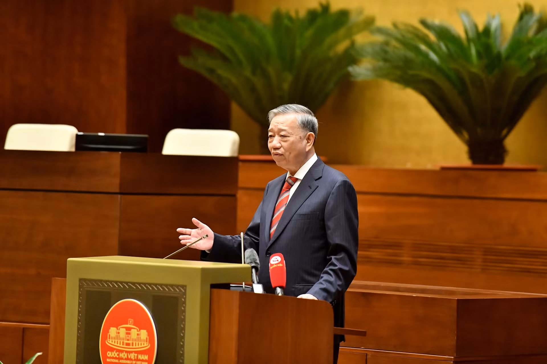 越共中央总书记苏林在会上发表指导性讲话。 越共中央总书记苏林在会上发表指导性讲话。