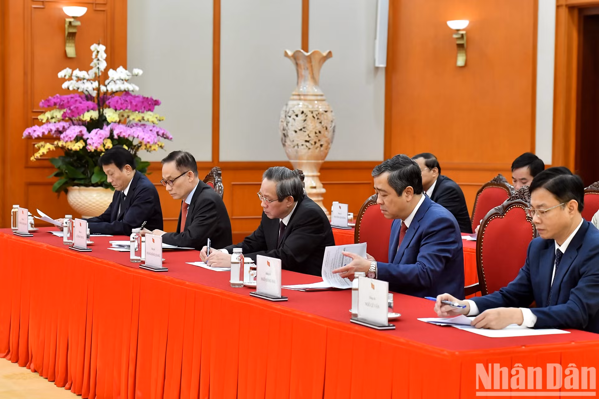 与会代表。