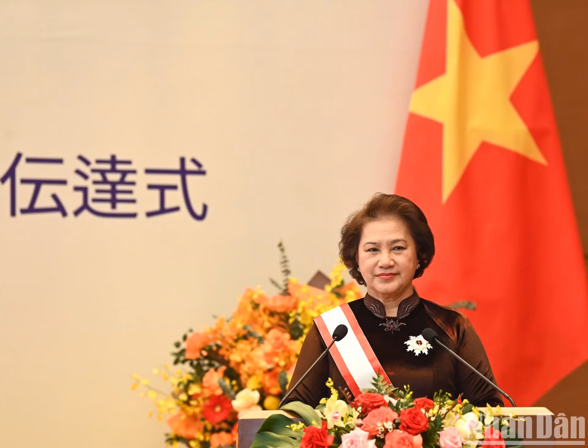 原越南国会主席阮氏金银在仪式上发表讲话。 原越南国会主席阮氏金银在仪式上发表讲话。