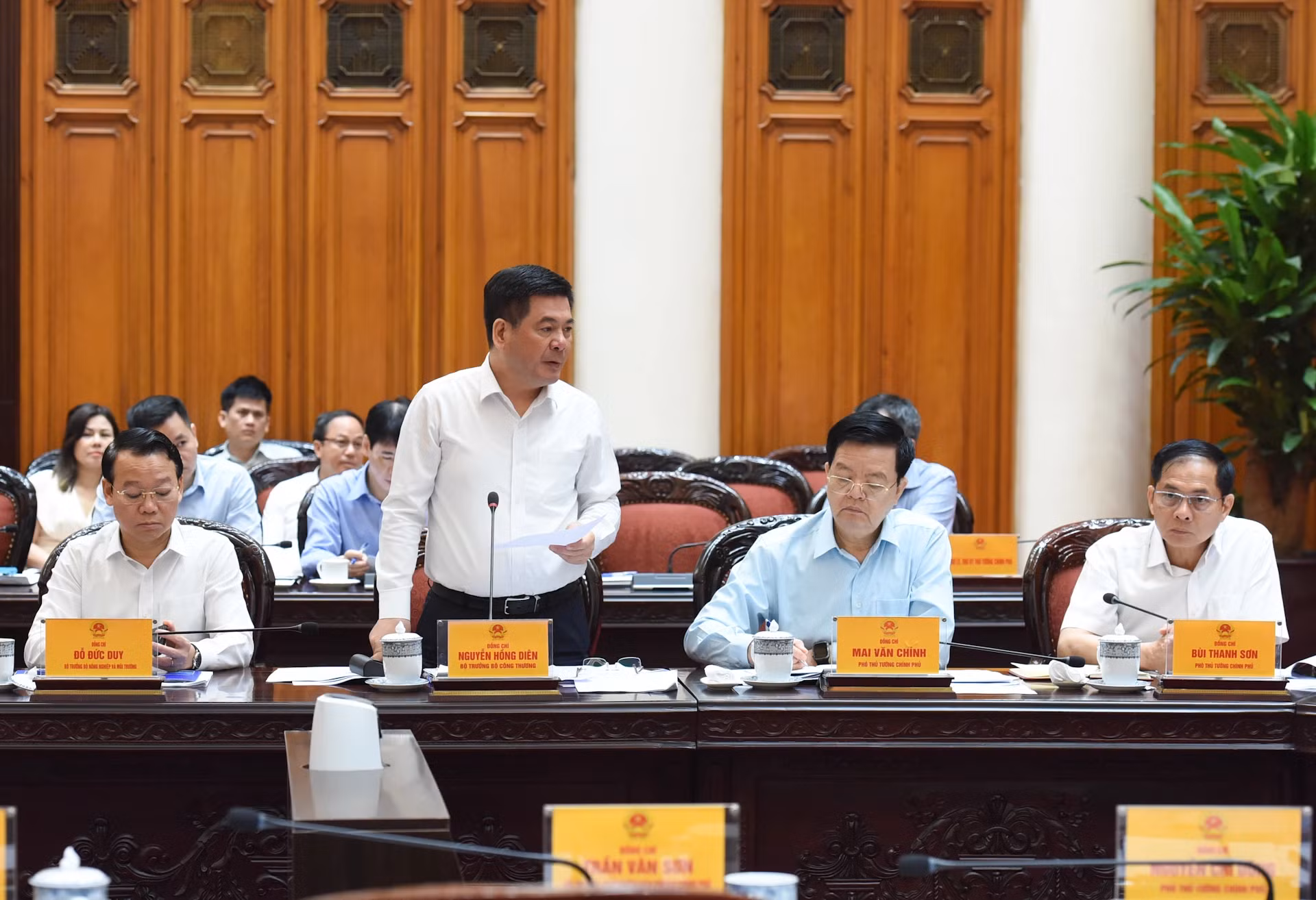 越南工贸部部长、政府谈判代表团团长阮鸿延发言。