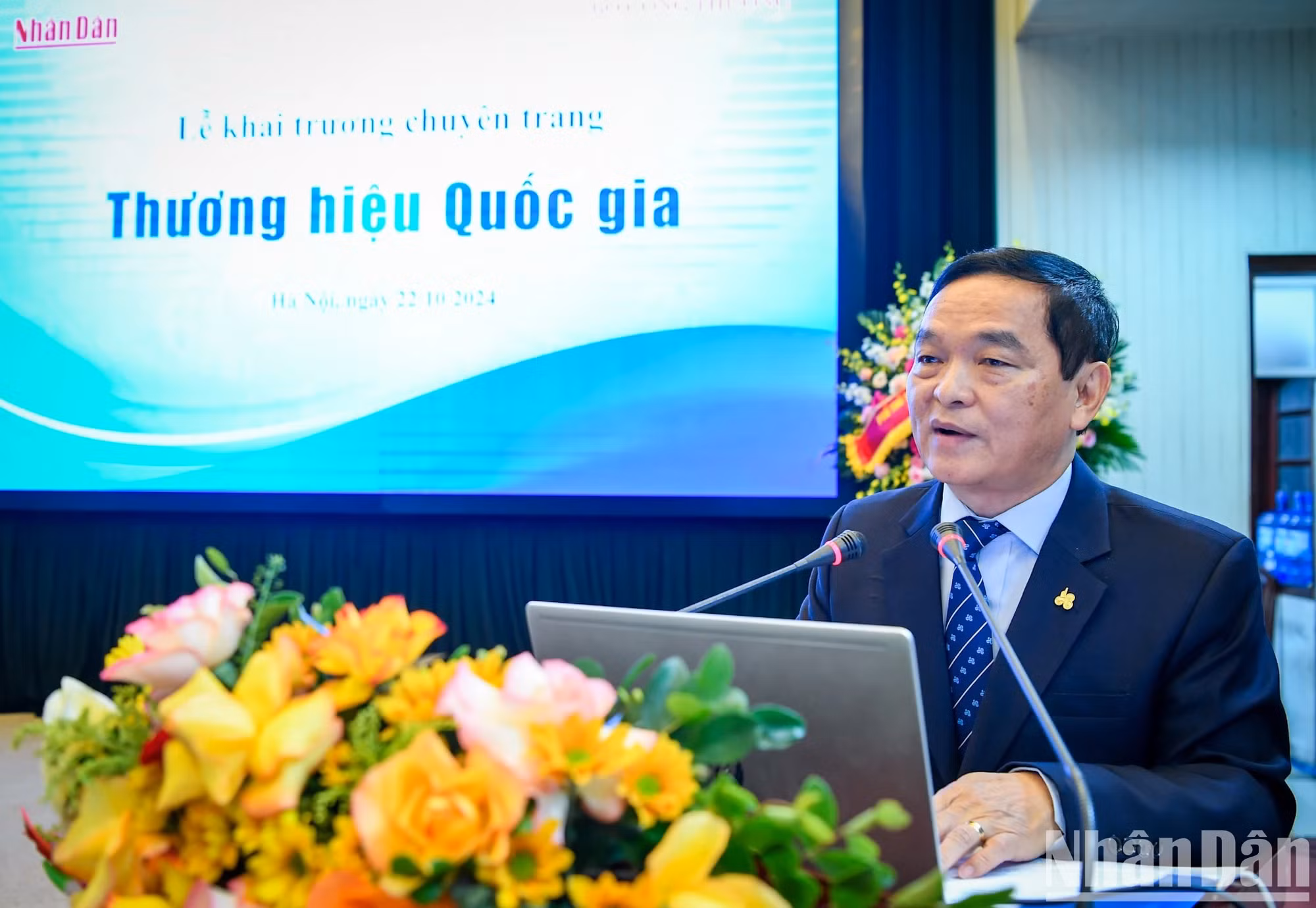 和平建设集团董事长黎曰海发表讲话。