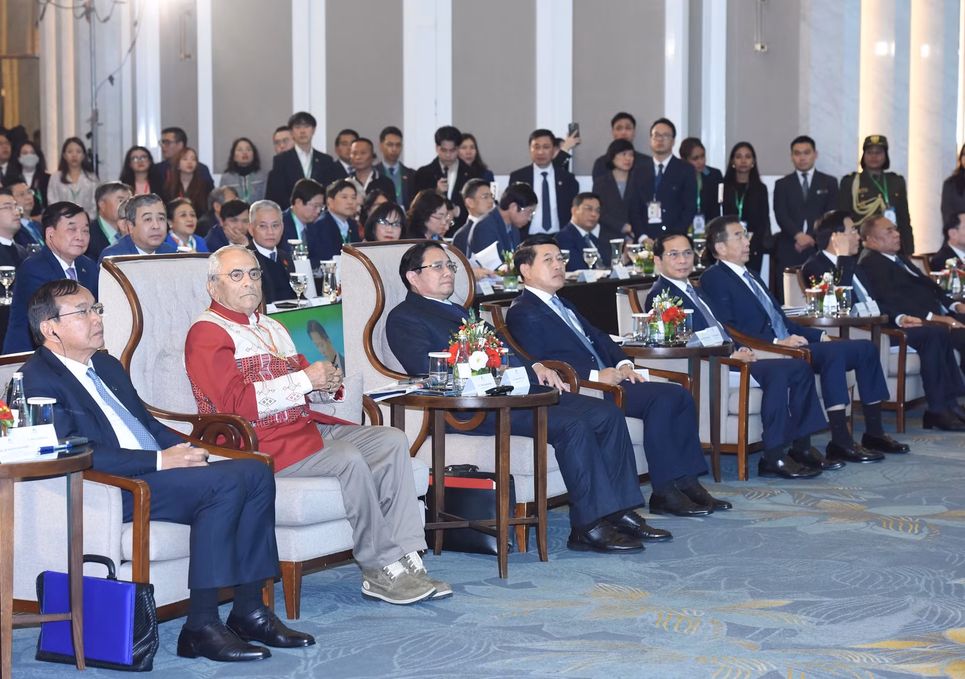 与会代表。