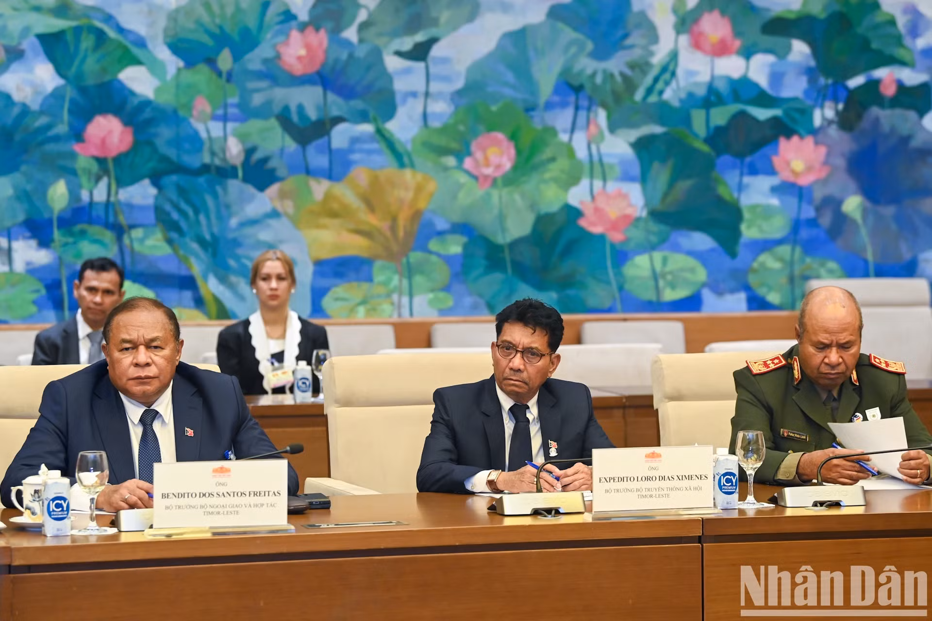 出席会见的东帝汶代表。
