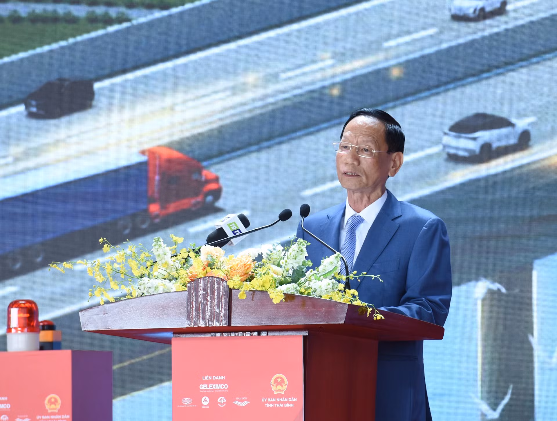 Geleximco集团董事长武文钱发表讲话。