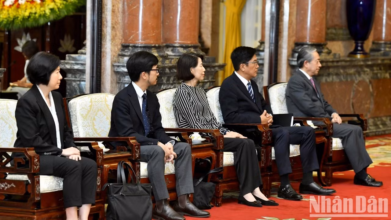 与会代表。
