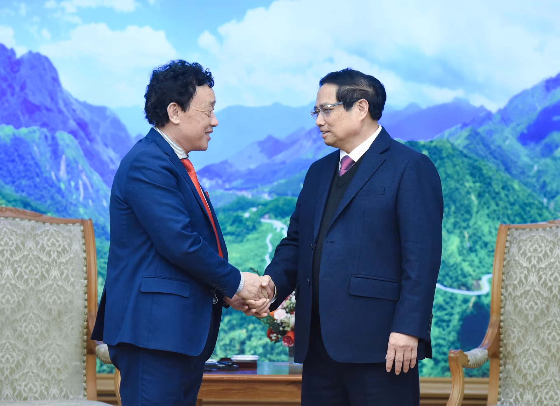 越南政府总理范明正与联合国粮农组织总干事屈冬玉。
