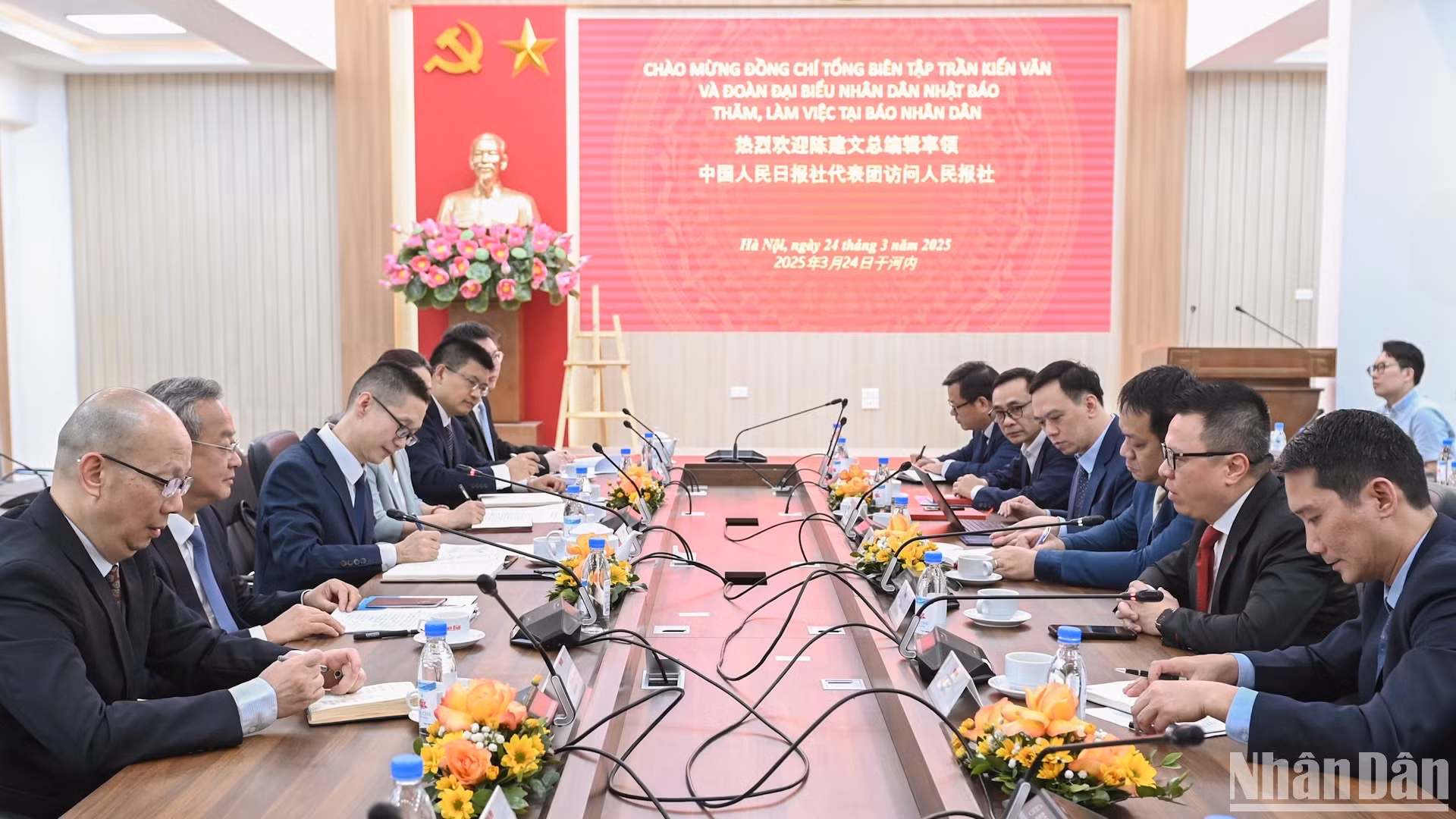 越南《人民报》社总编辑黎国明会见中国《人民日报》社代表团【组图】