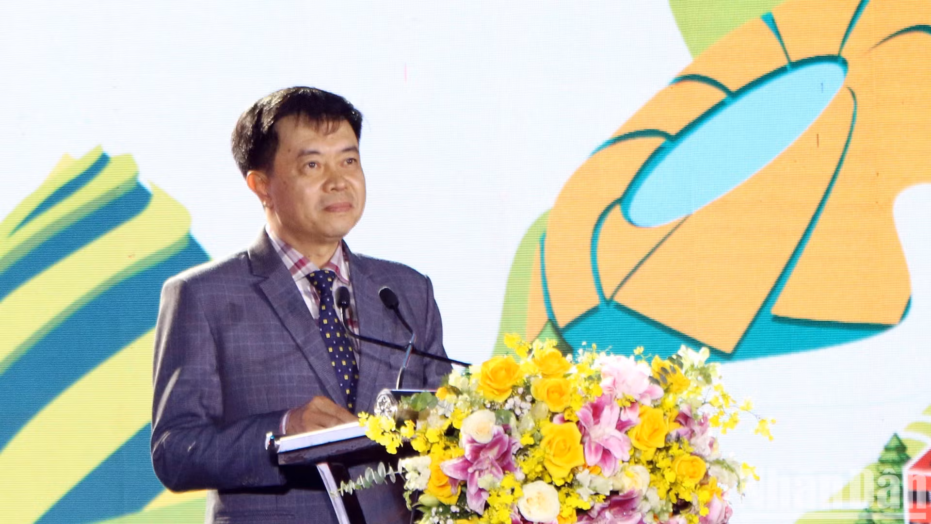 林同省文化、体育与旅游厅厅长阮忠坚在活动上发表讲话。