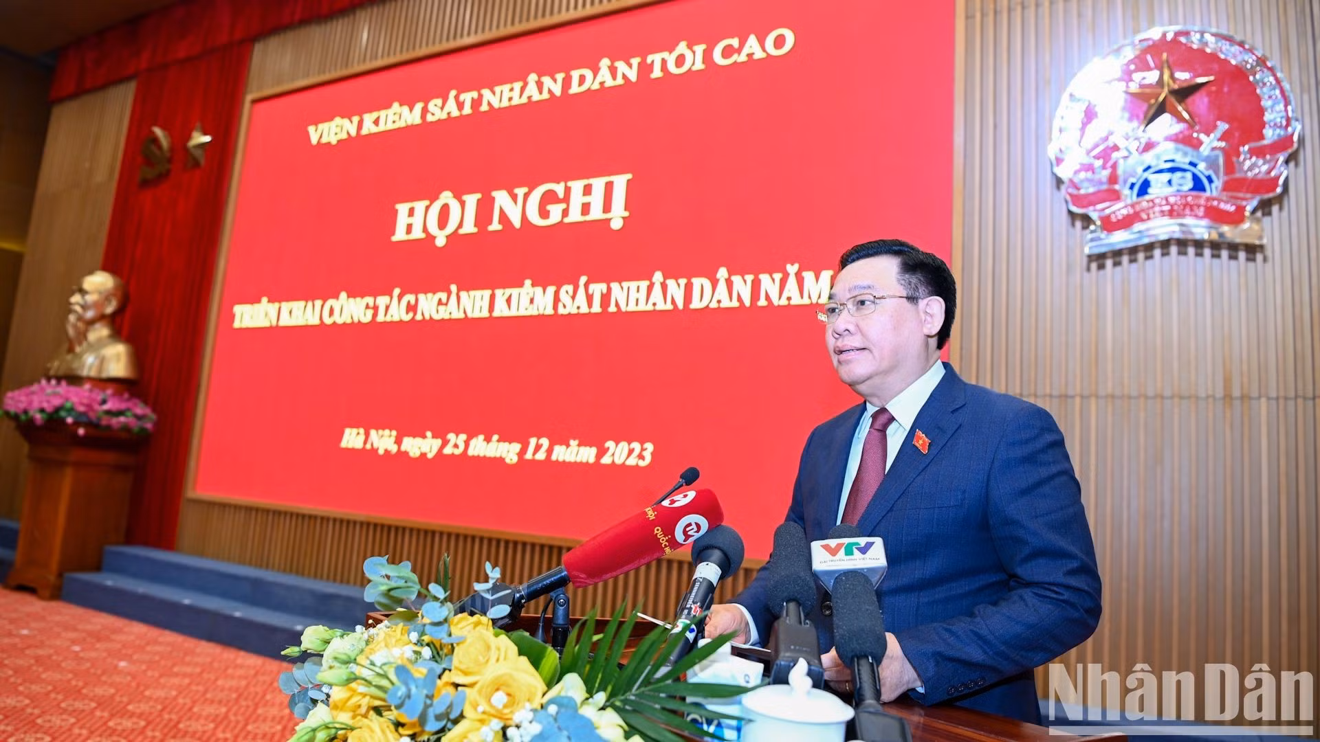 越南国会主席王廷惠出席人民检察院2024年工作部署会议【组图】