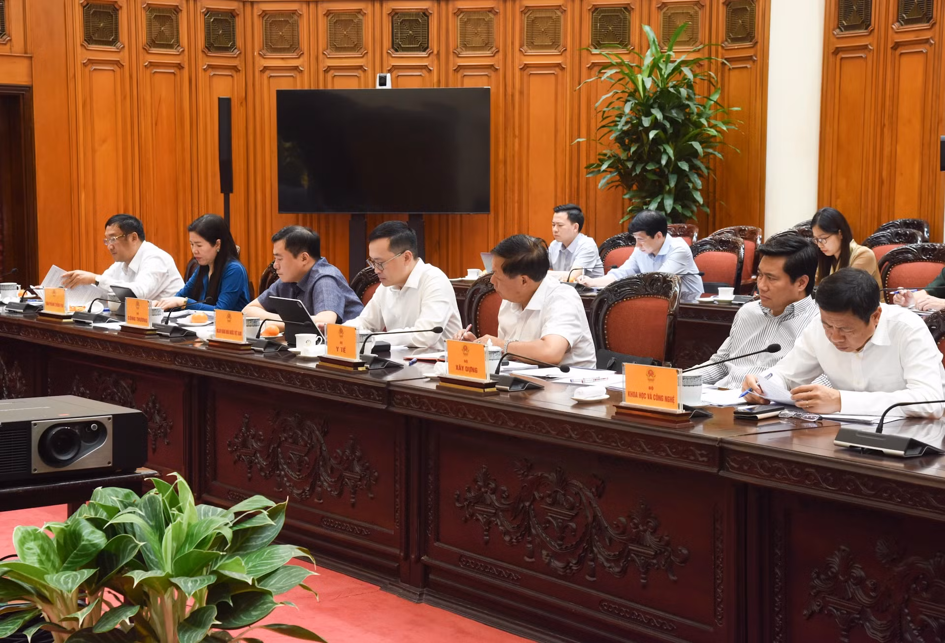 范明正总理主持会议 审议与美方贸易谈判的准备情况【组图】 ảnh 2