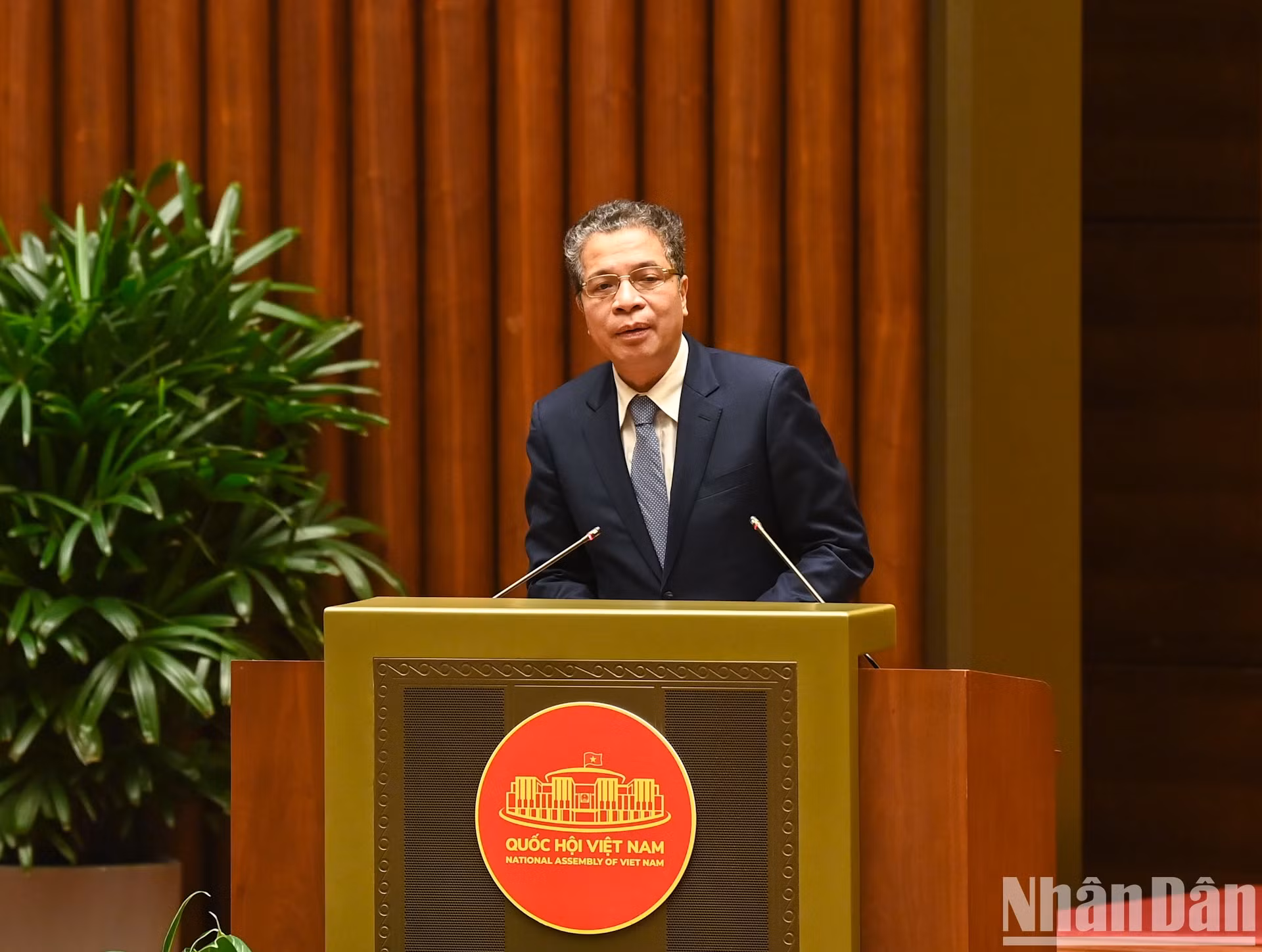 越南驻俄罗斯大使邓明魁发表讲话。