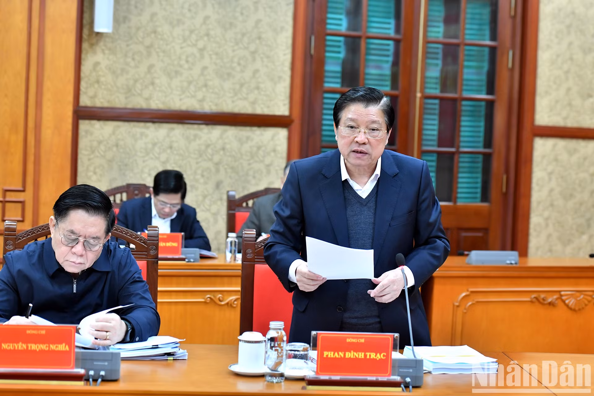 越共中央政治局委员、中央书记处书记、内政部部长潘廷镯发表讲话。
