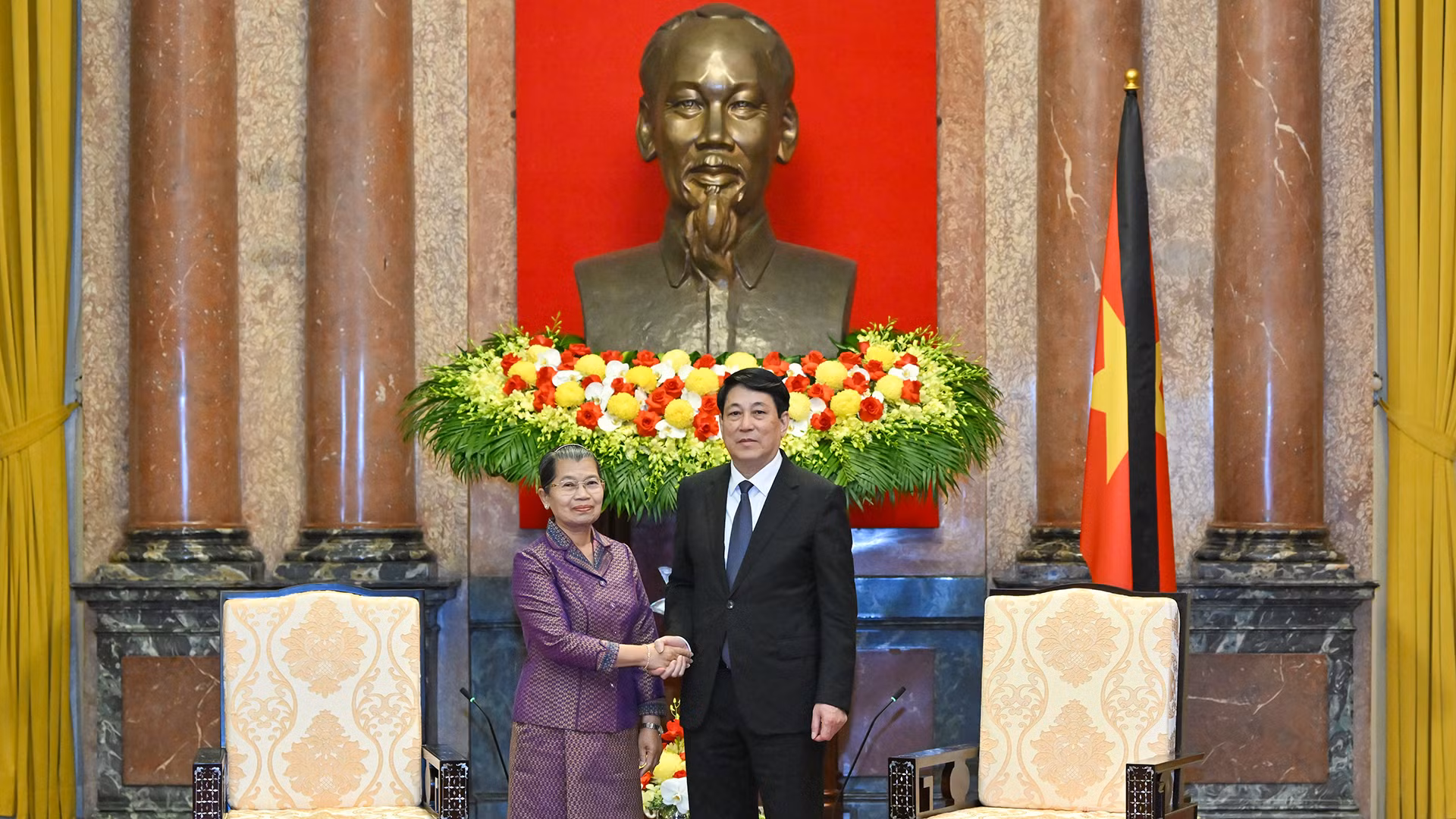 越南国家主席梁强会见柬埔寨人民党副主席梅森安。