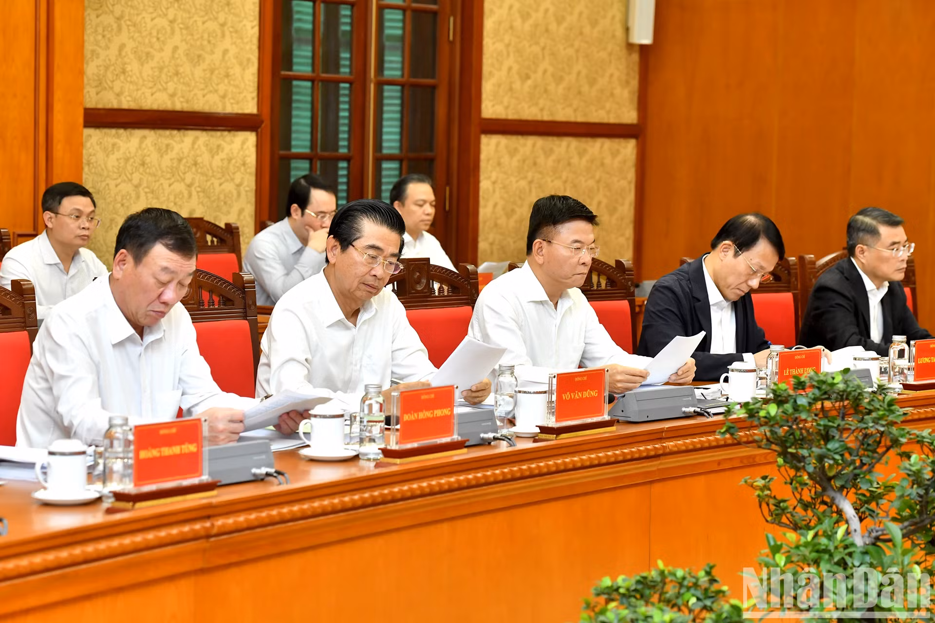 与会代表。