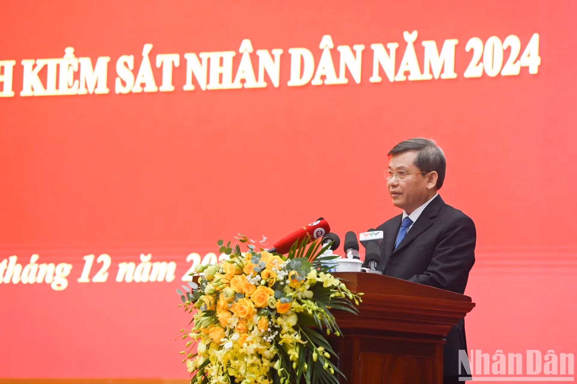 越南最高人民检察院检察长黎明智发表讲话。