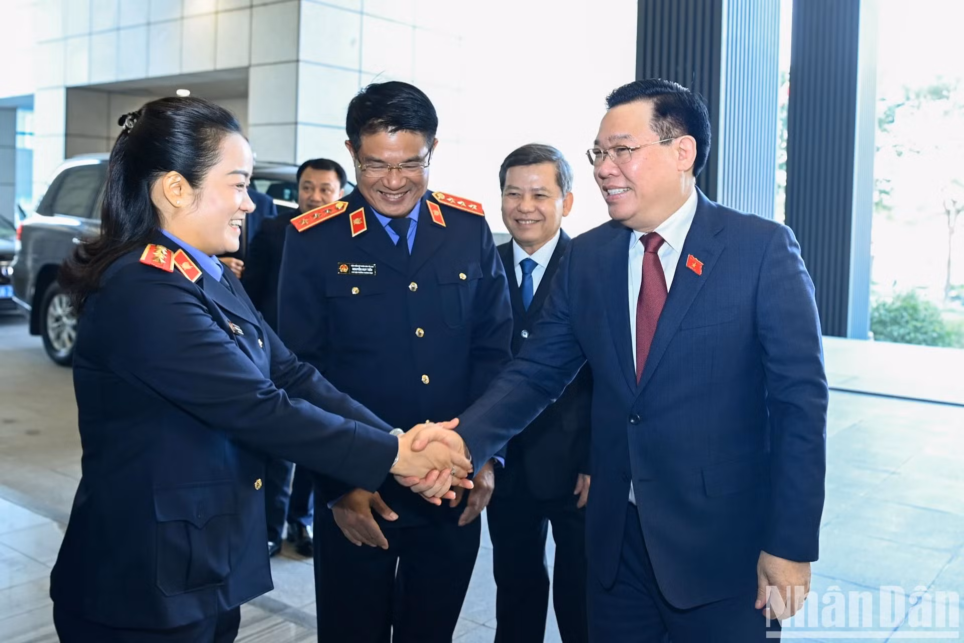 国会主席王廷惠和人民检察院领导。