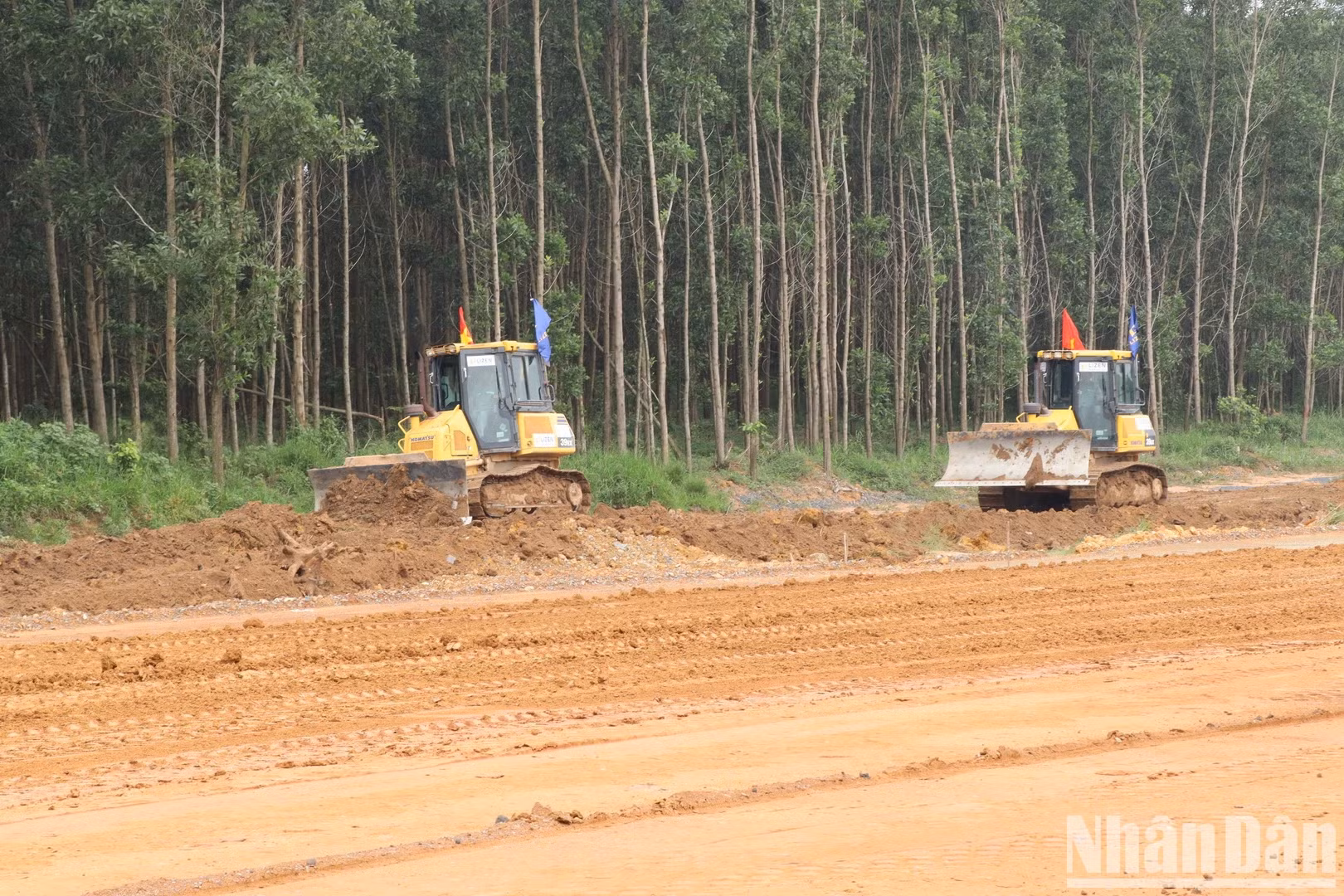 边和-头顿高速公路项目途经同奈省路段施工场地。