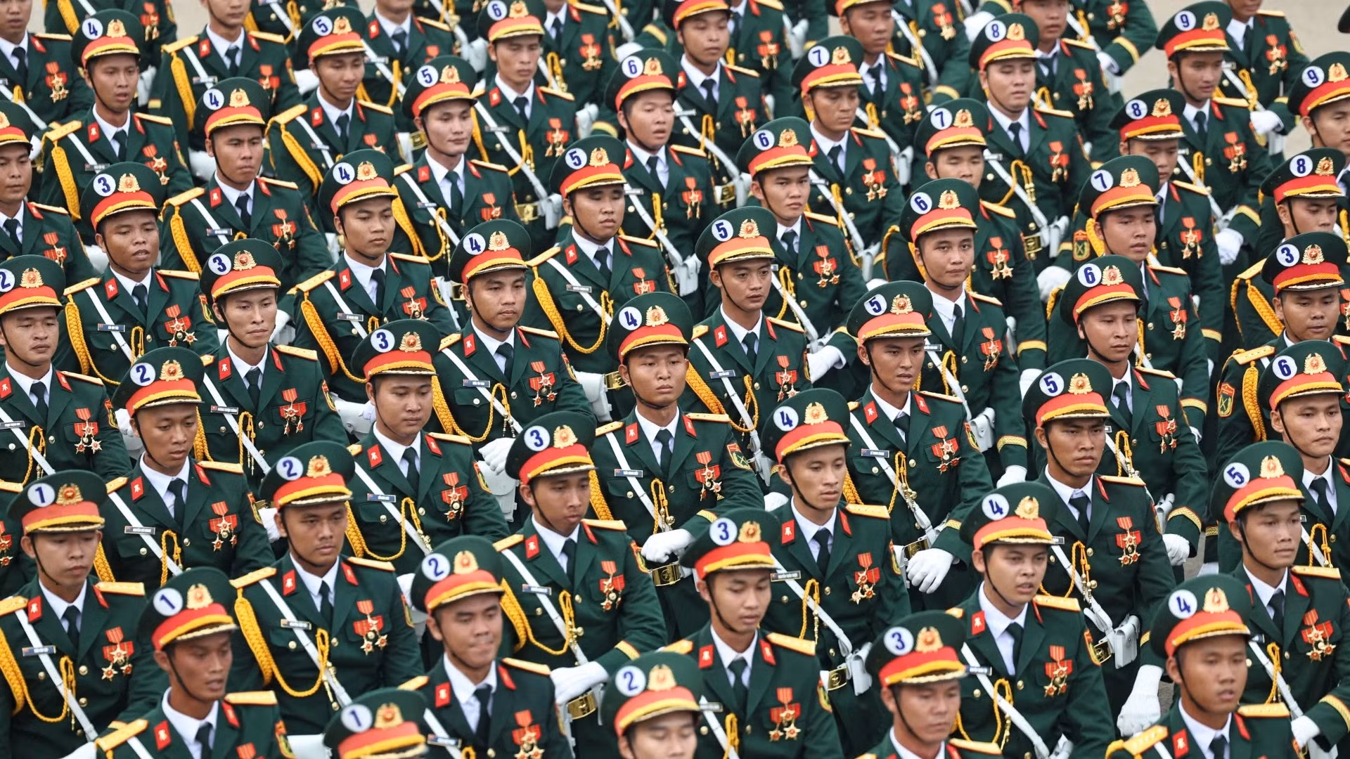 男陆军军官队。