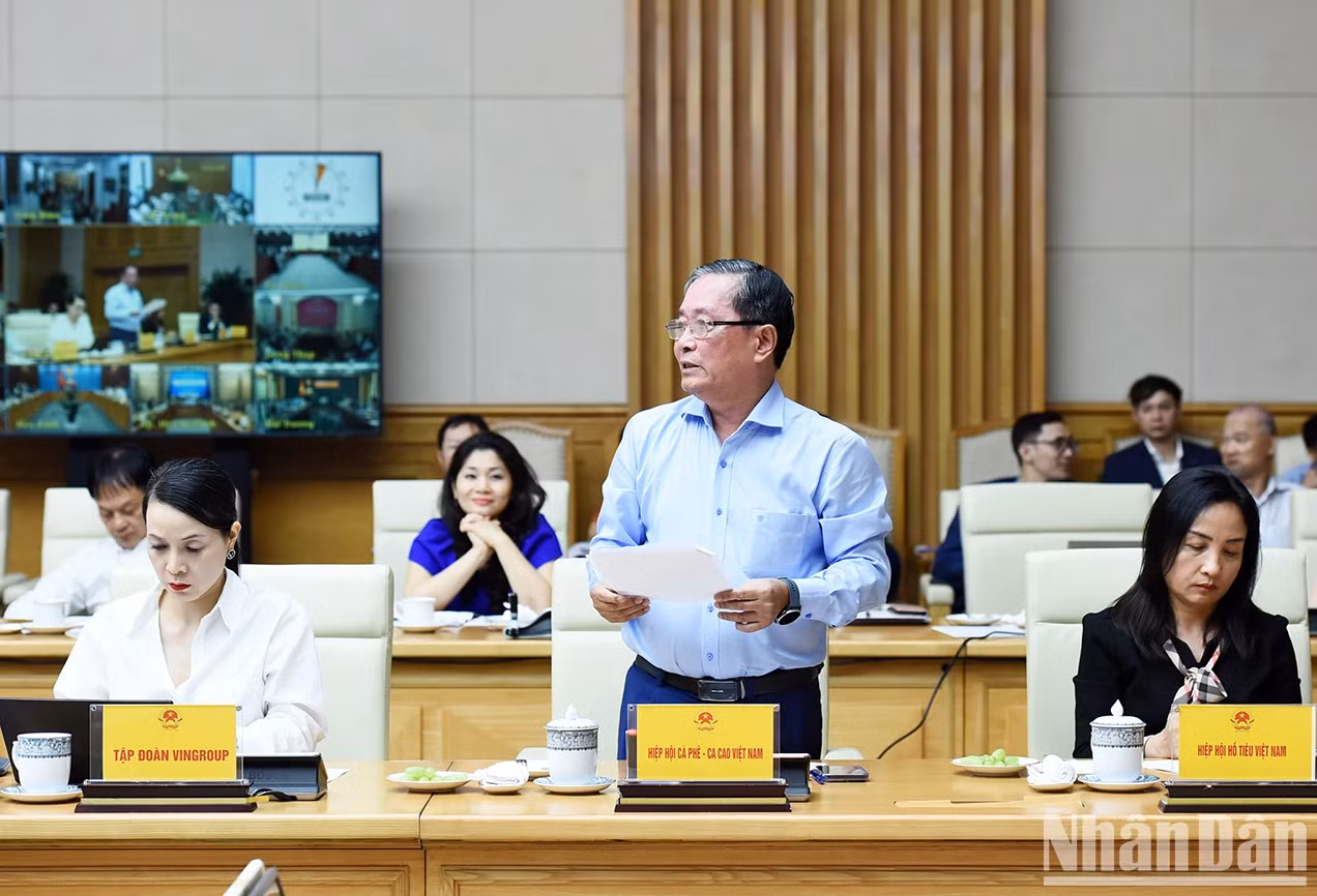 越南咖啡与可可协会领导发表讲话。 越南咖啡与可可协会领导发表讲话。