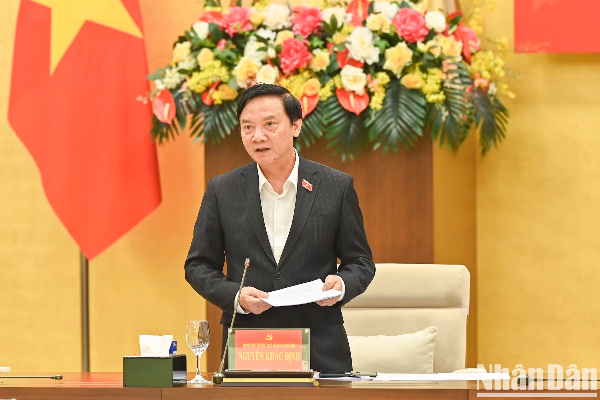 国会主席陈青敏主持召开越南国会党部第一次代表大会文件起草小组第一次会议【组图】 ảnh 8