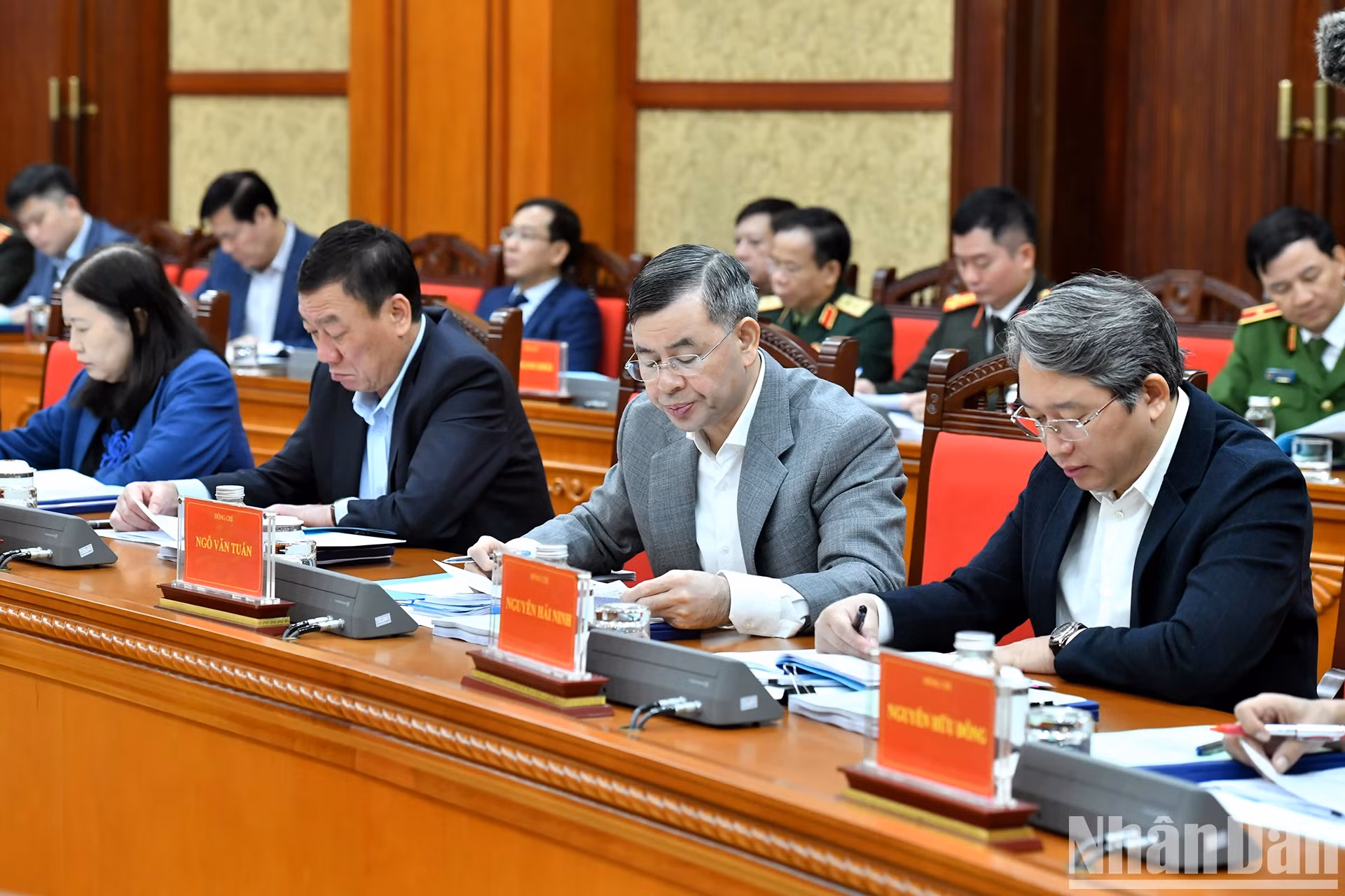 与会代表。