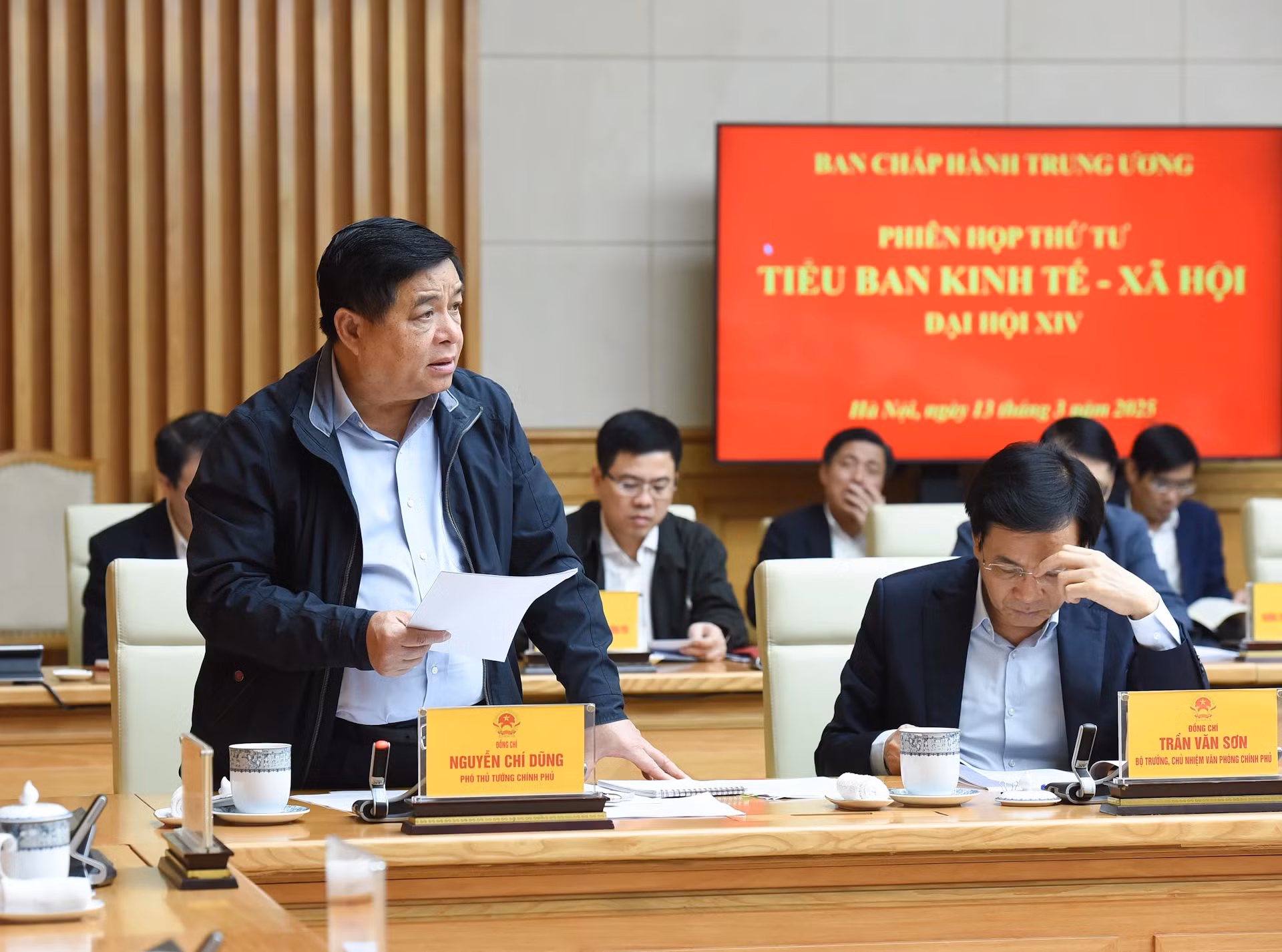 越南政府总理范明正主持越共第十四届全国代表大会经济社会小组会议【组图】 ảnh 4