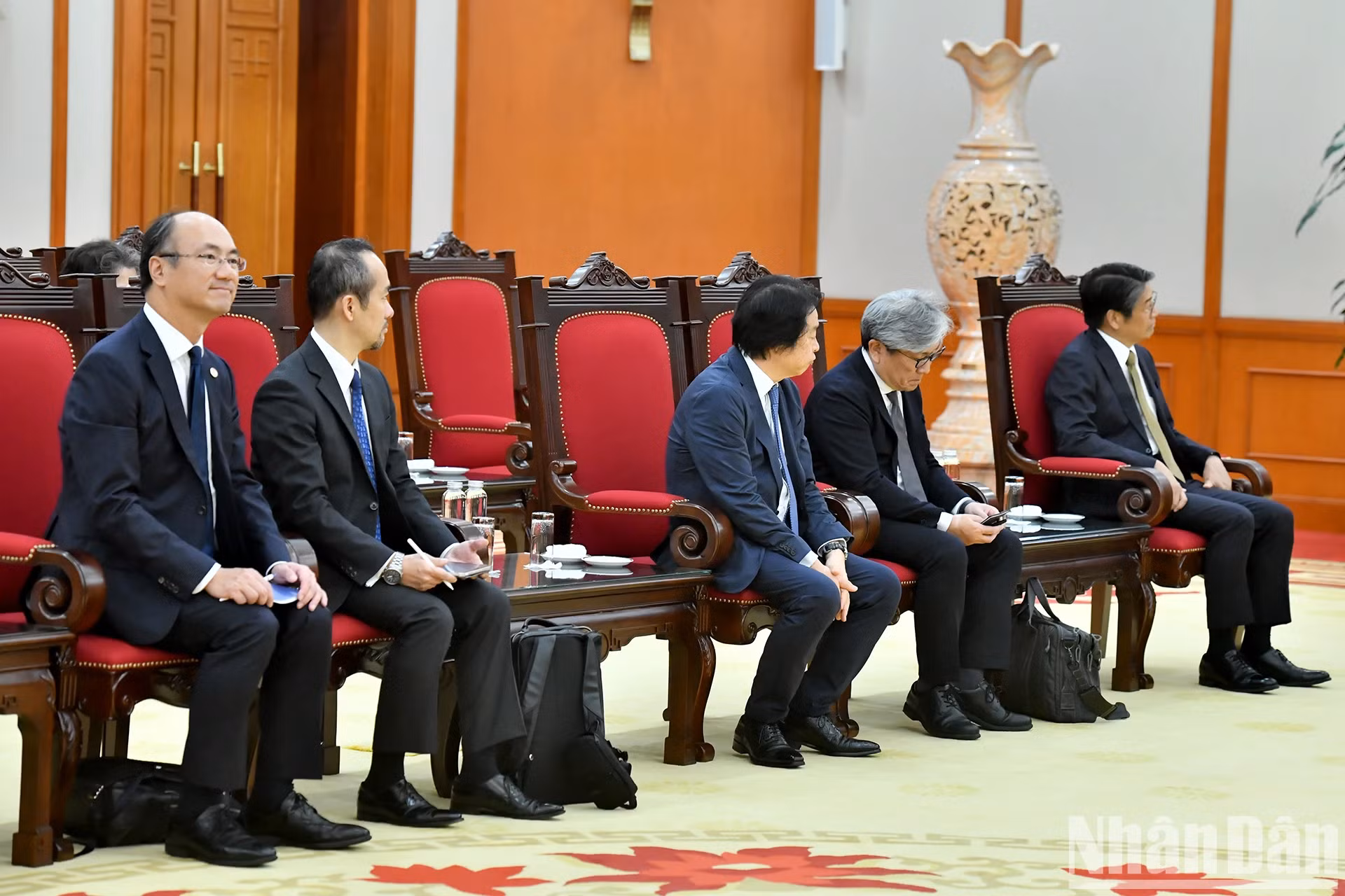 日方代表与会。