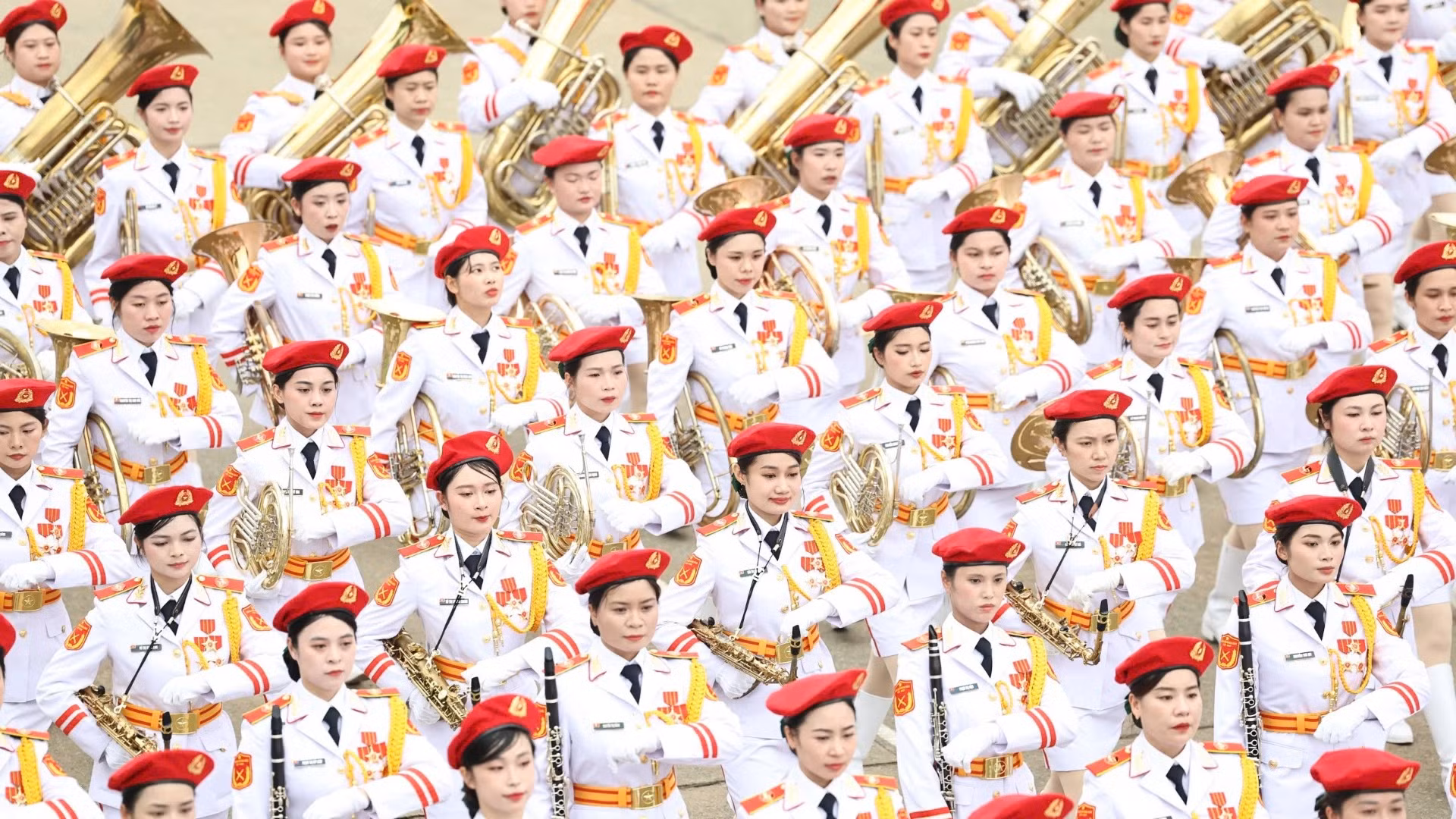 女军乐队。