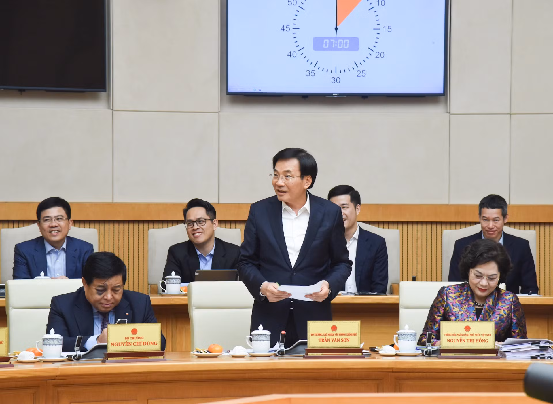 越南政府办公厅主任陈文山发表讲话。