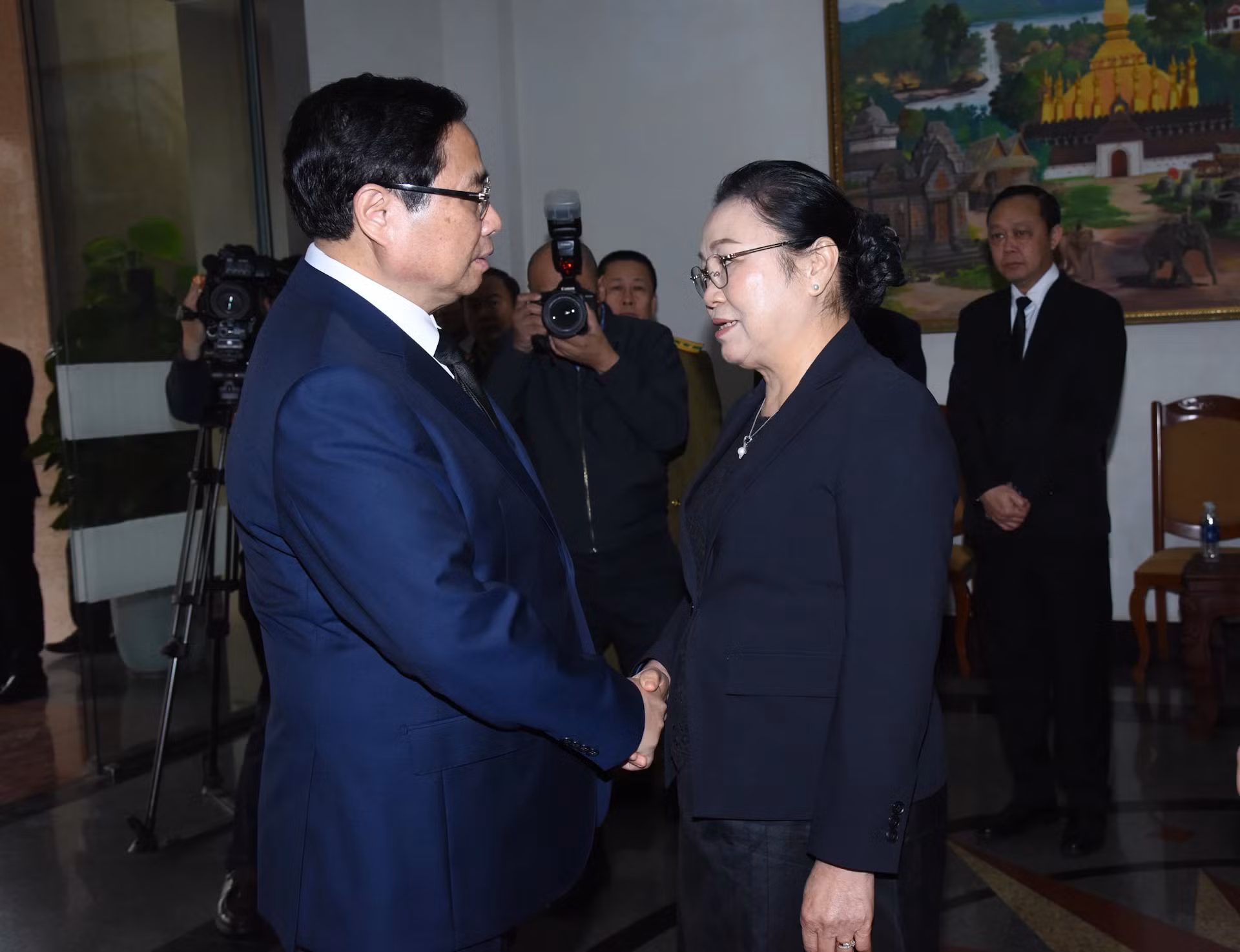 越南政府总理范明正吊唁坎代·西潘敦同志逝世【组图】 ảnh 5