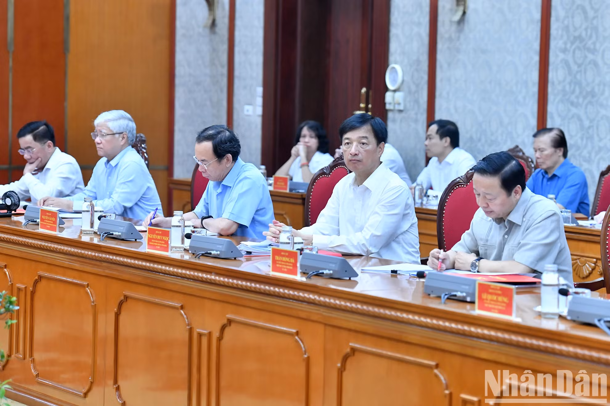与会代表。
