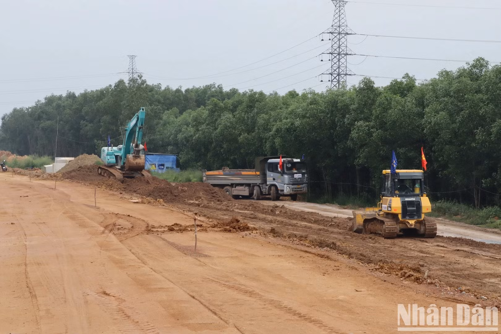 边和-头顿高速公路项目途经同奈省路段施工场地。