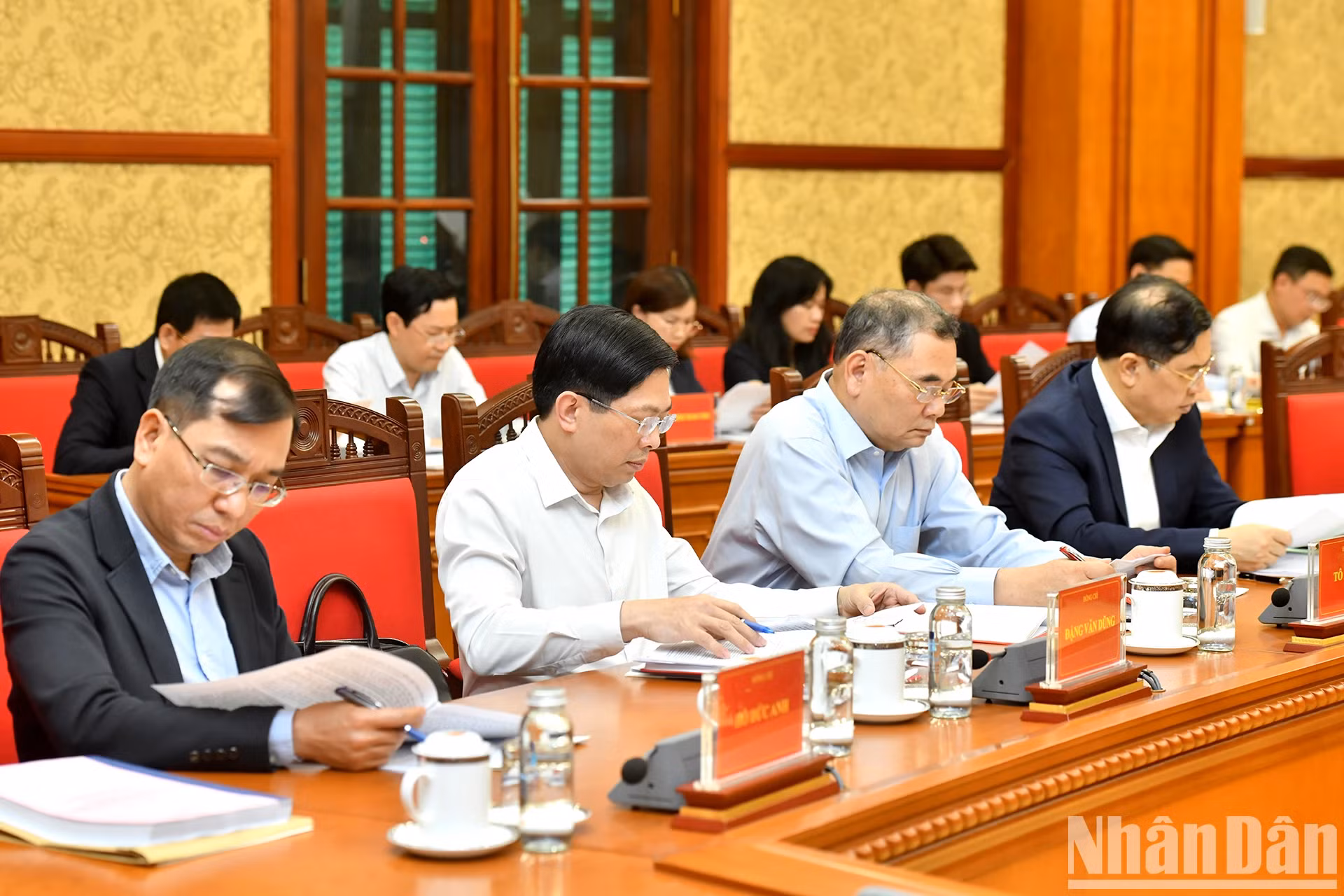 与会代表。