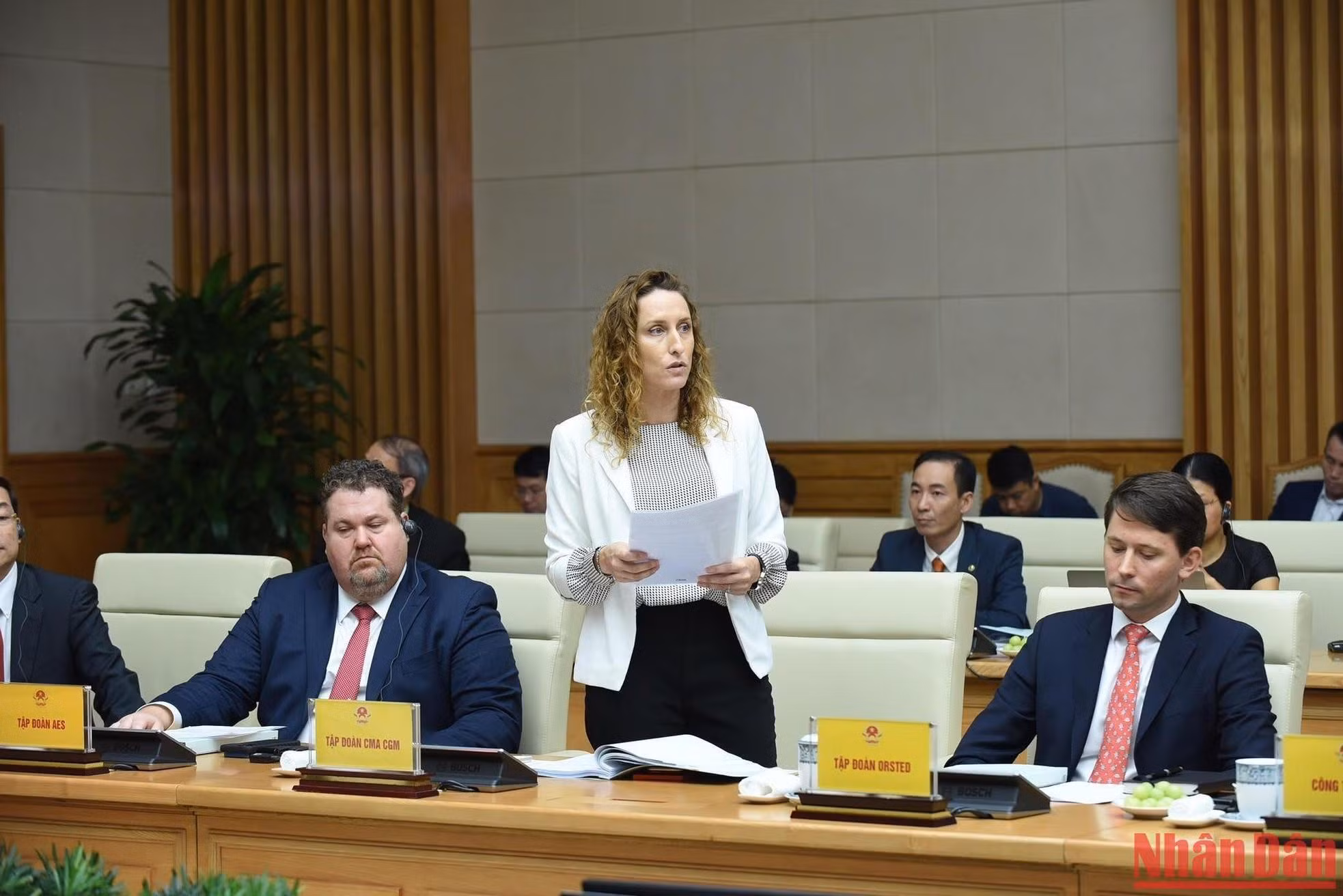 法国达飞轮船集团代表在会议上发言。