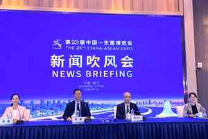 16日下午在中国广西南宁召开的东博会新闻吹风会。（杜有兴 摄）