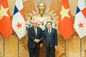 越南国会主席陈青敏会见巴拿马总统何塞·劳尔·穆利诺。