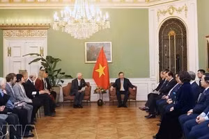越共中央总书记、国家主席苏林会见丹越友好协会领导和成员。（图片来源：越通社）