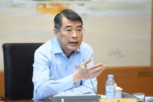 政府总理黎明兴在10月21日上午举行的小组讨论会上发言。（维灵 摄）