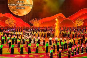 2026年芒炉文化旅游节热闹开场。（青山 摄）